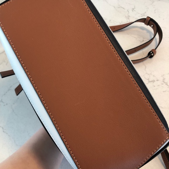 Loewe puzzle bag medium size 👜 - Picture 7 of 9